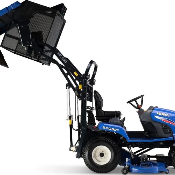 ISEKI SXG 327 Diesel Rasentraktor mit Hochentleerung – 122 cm Schnittbreite, 3-Zylinder Motor, 650 L Fangkorb, inkl. SCMB48 & SBC650